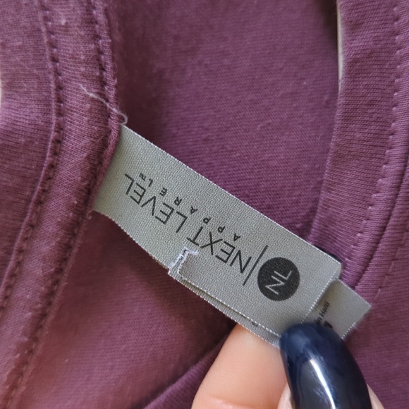 NWOT Graphic Woman's T Shirt - Picture 4 of 9